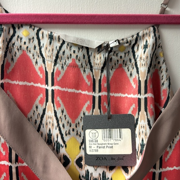 New with tags - Printed silk top - Picture 3 of 5